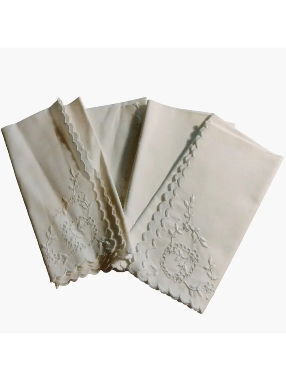 Madeira Art Needlework Linen Napkin Set 4 White Vintage Embroidered Wreath